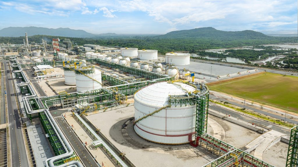 Xuất khẩu dầu mỏ Ấn Độ tăng 8%: 5 động lực đưa nhiên liệu ra thị trường toàn cầu
