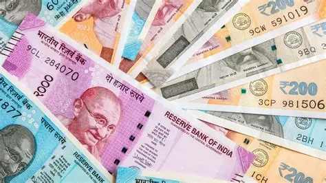 Đồng rupee Ấn Độ chịu sức ép khi giá dầu tăng và kỳ vọng Fed nâng lãi suất. Cùng phân tích 5 yếu tố đang tác động tới tỷ giá và kinh tế Ấn Độ.