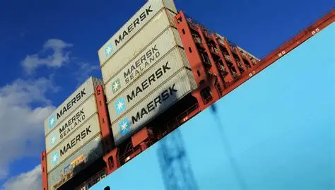 7 thay đổi từ Maersk Hapag-Lloyd Suez khi 4 tuyến container quay lại
